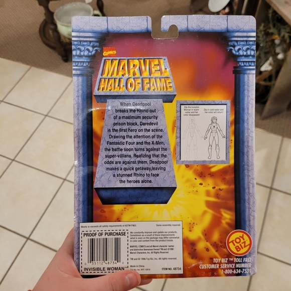 Marvel hall of fame invisible girl - Picture 2 of 2